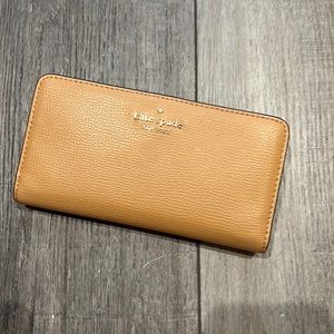 BRAND NEW. Kate Spade Longe Bi-fold wallet.